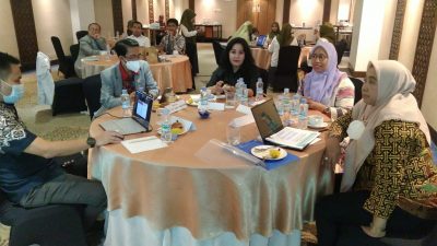 
 IAI Makassar Gelar Webinar : Pharmapreneur Kosmetik dan Maklon, Serta Regulasi Kosmetik di Indonesia