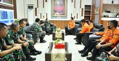 
 Pangdam XIV Hasanuddin Terima Kunjungan Silaturahmi Deputi Bidang Ops Kesiapsiagaan Basarnas RI