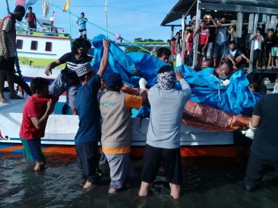 
 Nelayan Temukan Mayat Mengapung di Sekitar  Pulau Pamantauang diduga Korban KM Ladang Pertiwi