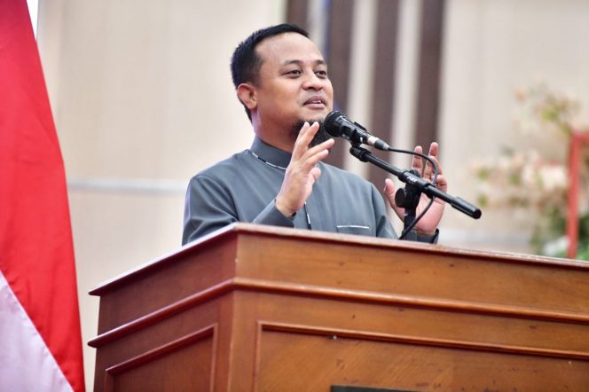 
 Gubernur Andi Sudirman Ingatkan Peran Penting Orang Tua Dalam Menghadirkan Generasi Cerdas dan Berakhlak